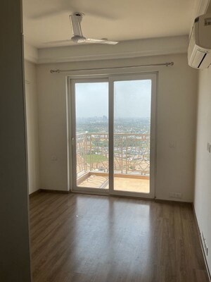 Room in 2 BHK Apartment at AIPL The Peaceful Homes, Sector 70a – for Rent