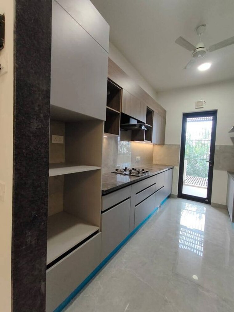 Kitchen, smart-world-orchard 3 Bedroom 1618 Sq.Ft. Apartment In Sector 61 Gurgaon 10317678