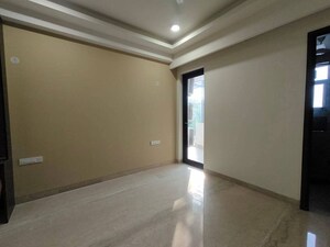 Room in 3 BHK Apartment at Smart World Orchard, Sector 61 – for Sale