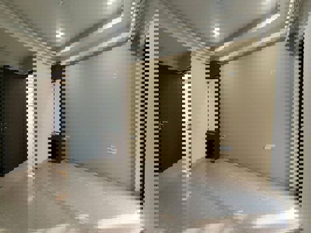 3 BHK + Extra Room,Basement 1618 Sq.Ft. Apartment in Smart World Orchard