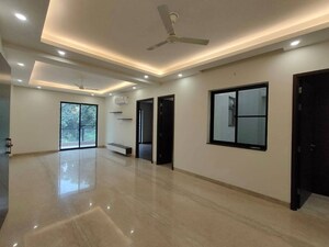 Room in 3 BHK Apartment at Smart World Orchard, Sector 61 – for Sale