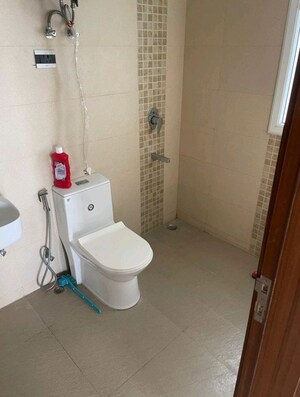 Bathroom in 2 BHK Builder Floor at Central Park Flower Valley, Sector 33 – for Rent
