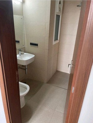 Bathroom in 2 BHK Builder Floor at Central Park Flower Valley, Sector 33 – for Rent