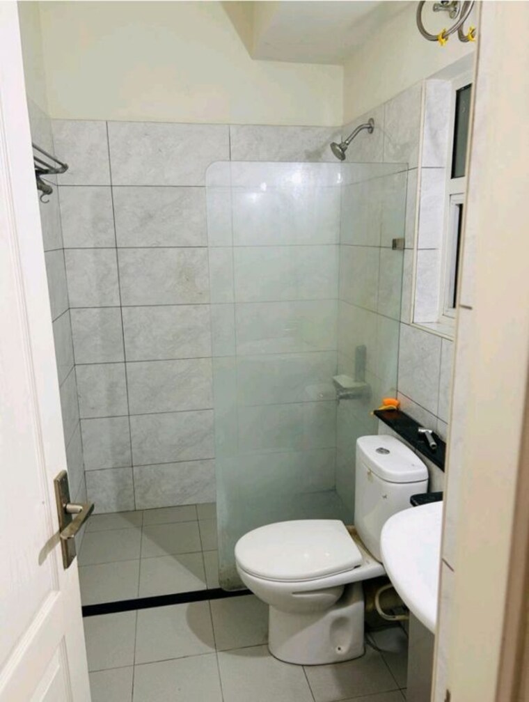 Bathroom, central-park-flower-valley 2 Bedroom 1093 Sq.Ft. Builder Floor In Sector 33 Gurgaon 10317686