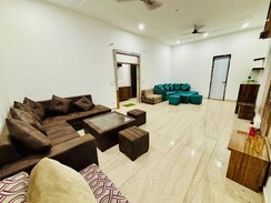 3 BHK + Study Room,Extra Room,Basement Apartment For Rent in BPTP Amstoria