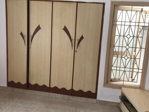 Room in 5 BHK Independent House at Hrbr Layout – for Rent