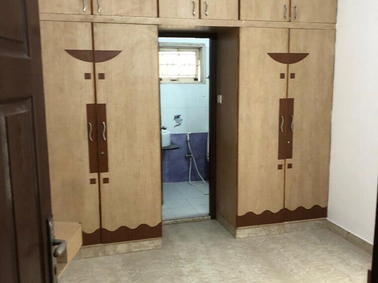 Room, hrbr layout 5 Bedroom 3500 Sq.Ft. Independent House In Hrbr Layout Bangalore 10317791