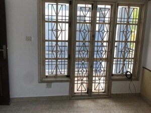Room in 5 BHK Independent House at Hrbr Layout – for Rent