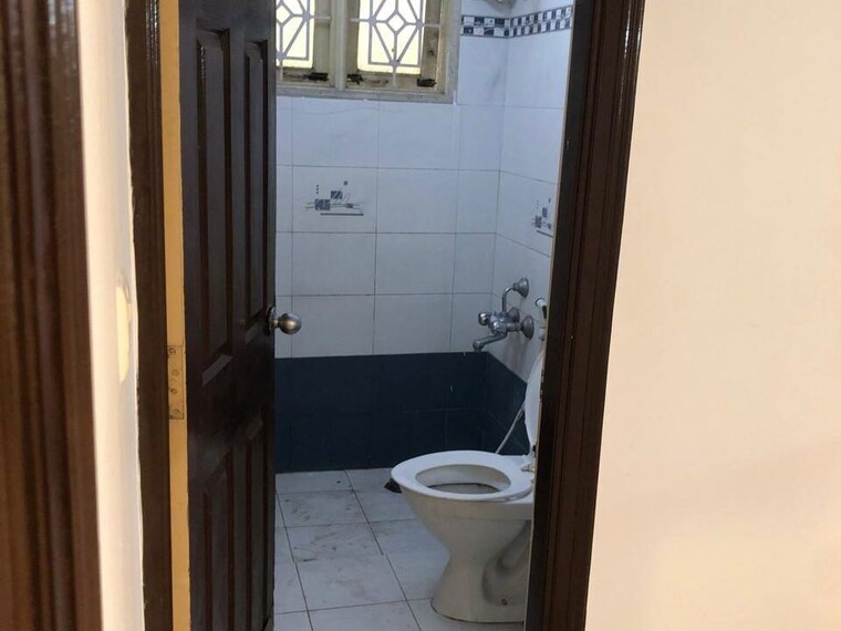 Bathroom, hrbr layout 5 Bedroom 3500 Sq.Ft. Independent House In Hrbr Layout Bangalore 10317791