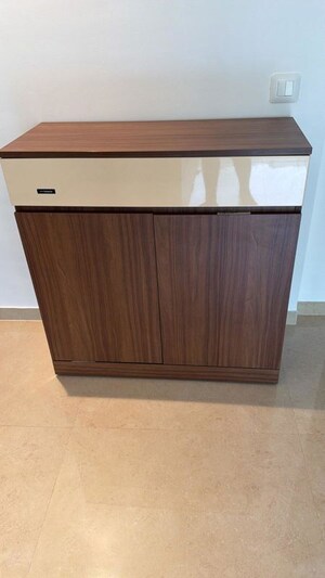 Furnished Amenities in 2 BHK Apartment at Hiranandani Highland, Powai – for Rent