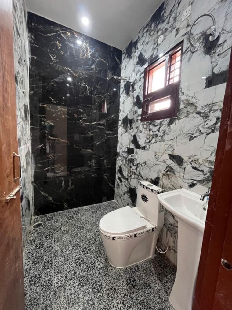 Bathroom, sector 124 3.5 Bedroom 90 Sq.Yd. Villa In Sector 124 Mohali 10317252