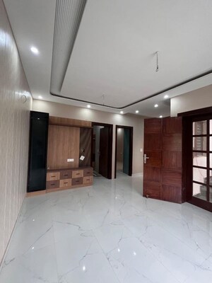 Room in 3.5 BHK Villa at Sector 124 – for Sale