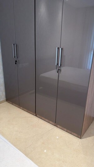 Furnished Amenities in 2 BHK Apartment at Hiranandani Highland, Powai – for Rent