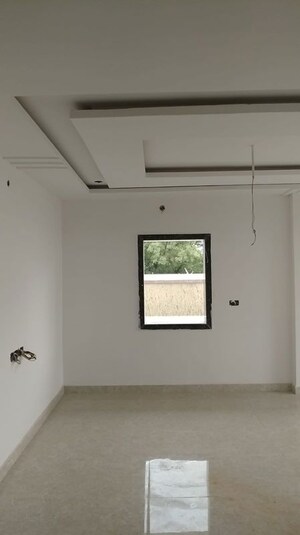 Room in 3 BHK Apartment at Crystal Residency Tolichowki, Tolichowki – for Sale