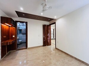 Room in 4 BHK Builder Floor at Chittaranjan Park – for Rent