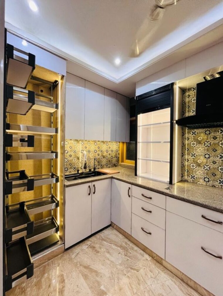 Kitchen, chittaranjan park 4 Bedroom 1400 Sq.Ft. Builder Floor In Chittaranjan Park Delhi 10317848