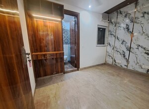 Room in 4 BHK Builder Floor at Chittaranjan Park – for Rent