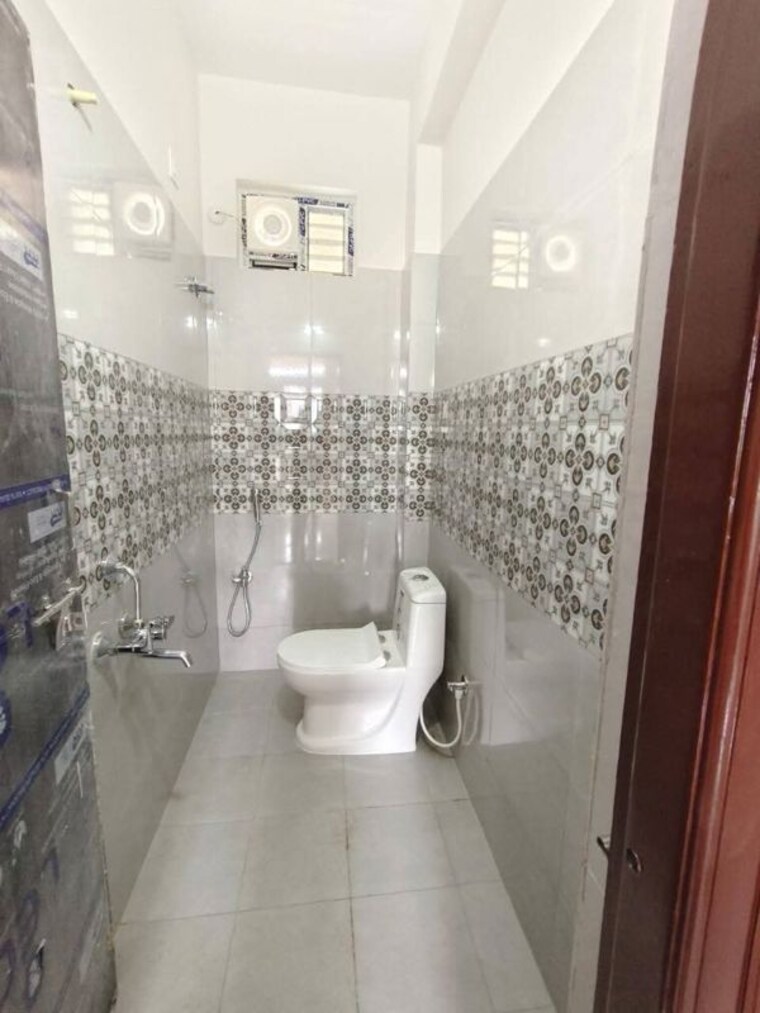 Bathroom, begumpet 1 Bedroom 500 Sq.Ft. Builder Floor In Begumpet Hyderabad 10317858