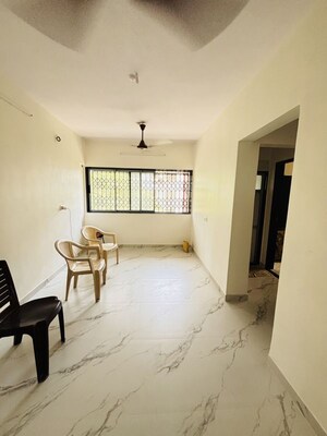 Team Area in 2 BHK Apartment at Mulund West – for Rent