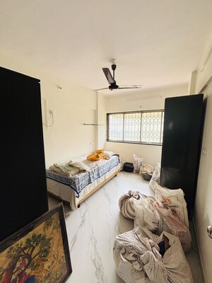 Bedroom in 2 BHK Apartment at Mulund West – for Rent