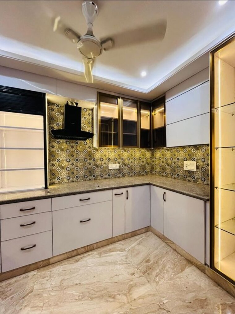 Kitchen, chittaranjan park 4 Bedroom 1400 Sq.Ft. Builder Floor In Chittaranjan Park Delhi 10317867