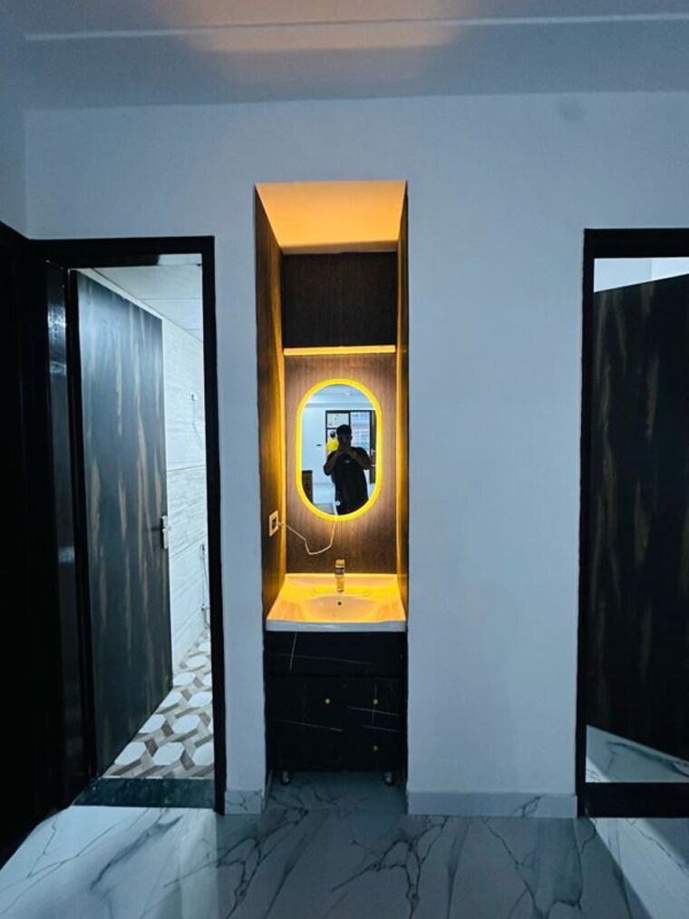 Bathroom, adhunik-society  950 Sq.Ft. Builder Floor In Sector 52 Gurgaon 10317860