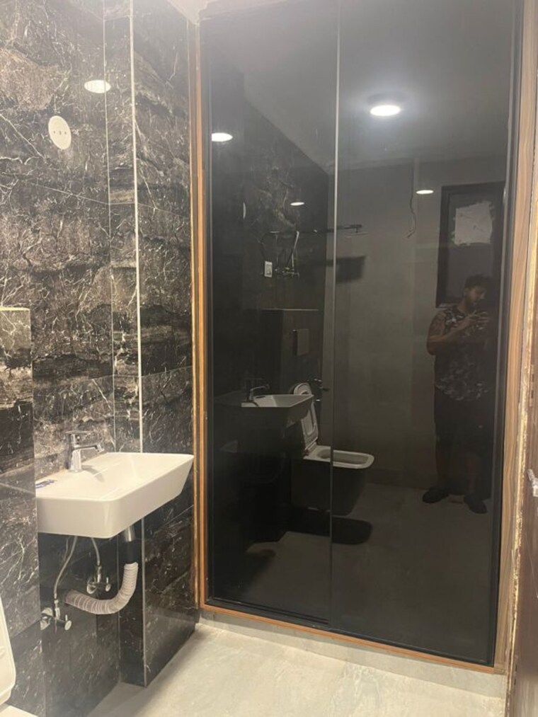 Bathroom, paschim vihar 2 Bedroom 756 Sq.Ft. Independent House In Paschim Vihar Delhi 10317149