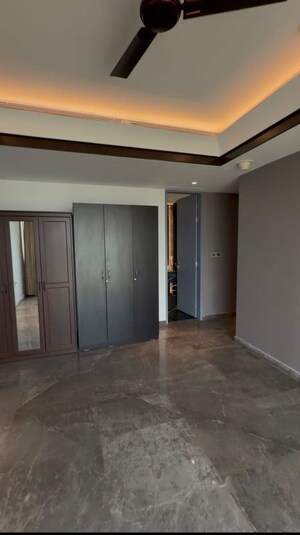 Room in 3 BHK Apartment at Lodha The Park Tower 6, Worli – for Rent