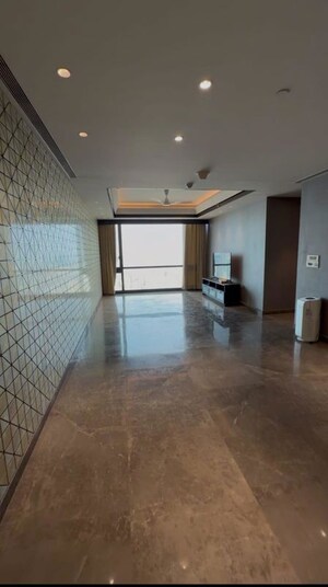 Room in 3 BHK Apartment at Lodha The Park Tower 6, Worli – for Rent