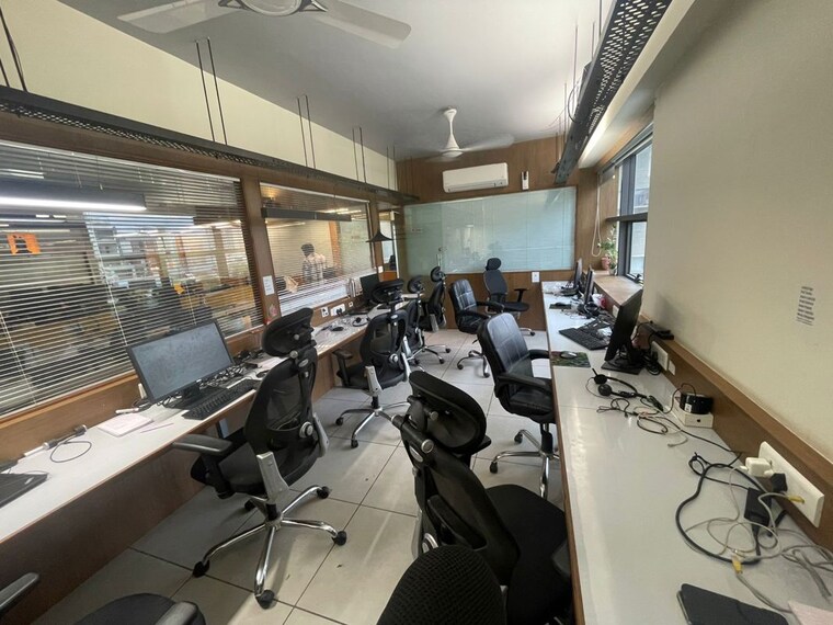Team Area, science city Commercial Office Space 2746 Sq.Ft. In Science City Ahmedabad 10317904