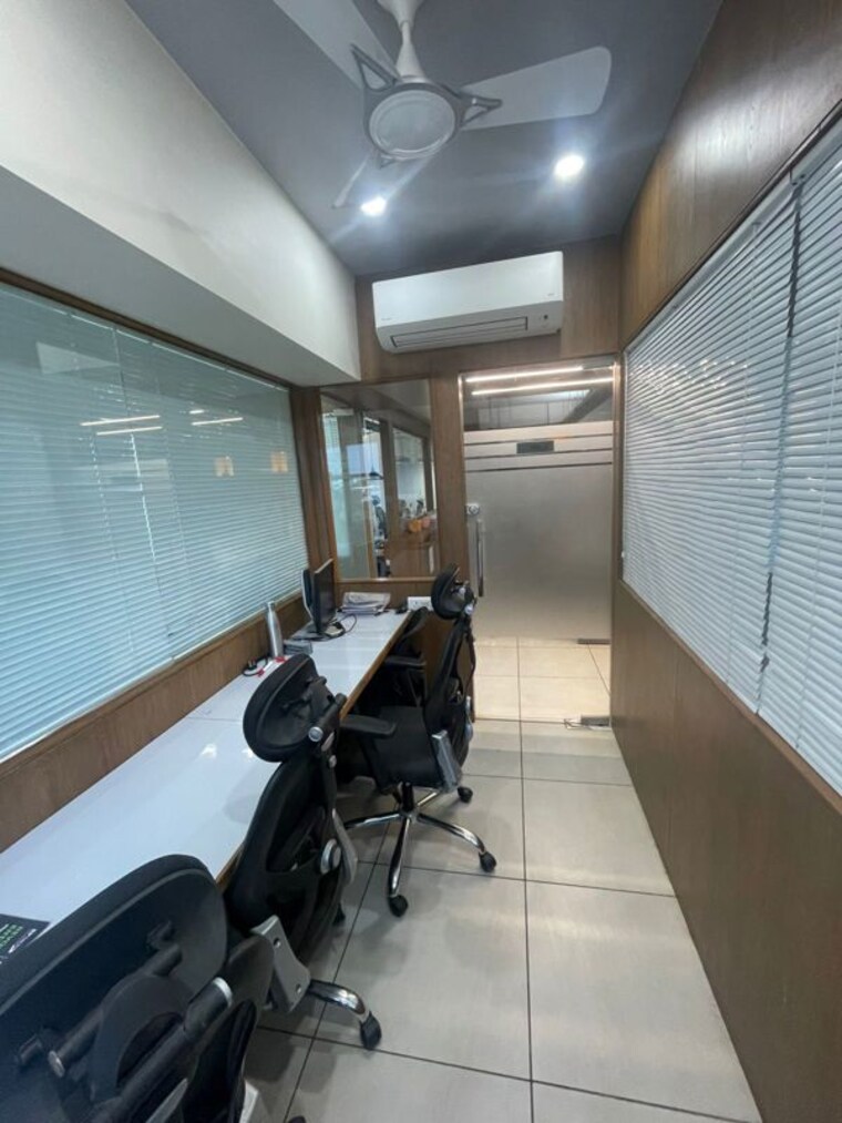 Team Area, science city Commercial Office Space 2746 Sq.Ft. In Science City Ahmedabad 10317904