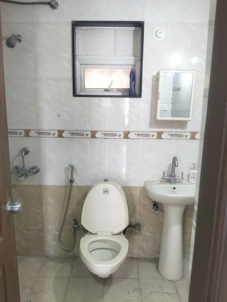 Bathroom, kolte-patil-rose-parade 3 Bedroom 1555 Sq.Ft. Apartment In Kondhwa Pune 10317924
