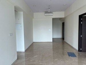 Room in 3 BHK Apartment at Raheja Imperia, Worli – for Rent