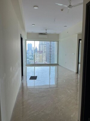 Room in 3 BHK Apartment at Raheja Imperia, Worli – for Rent
