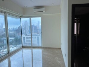 Room in 3 BHK Apartment at Raheja Imperia, Worli – for Rent