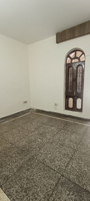 Room in 1 BHK Builder Floor at Rohini Sector 8 – for Rent