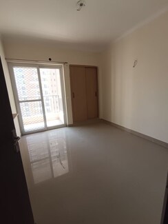 3 BHK Apartment For Rent in Amrapali Crystal Homes