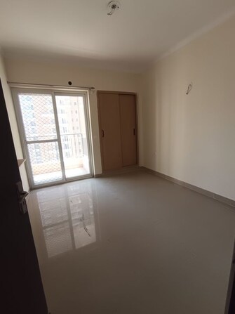 3 BHK 1700 Sq.Ft. Apartment in Amrapali Crystal Homes