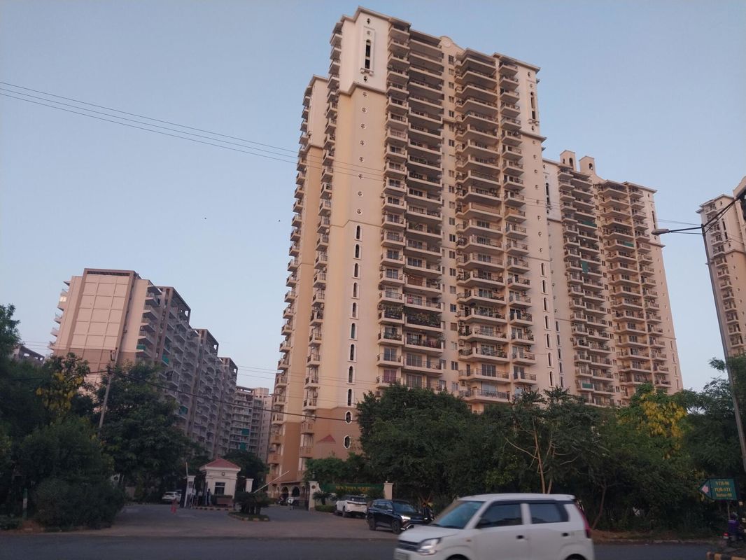 3 BHK + Pooja Room,Study Room 1800 Sq.Ft. Apartment in DLF New Town Heights III