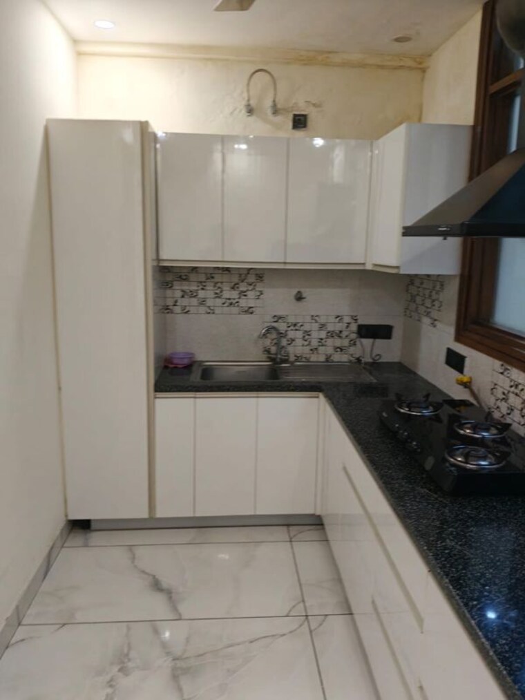 Kitchen, sector 52 3 Bedroom 240 Sq.Yd. Builder Floor In Sector 52 Gurgaon 10317979