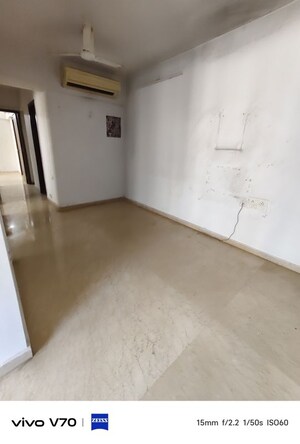 Room in 2 BHK Apartment at Satellite Royale, Goregaon East – for Rent