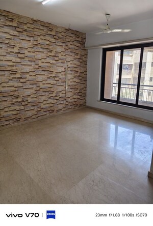 Room in 2 BHK Apartment at Satellite Royale, Goregaon East – for Rent