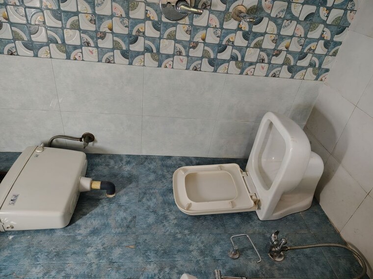 Bathroom, potohar nagar Commercial Office Space 700 Sq.Ft. In Potohar Nagar Mumbai 10318013