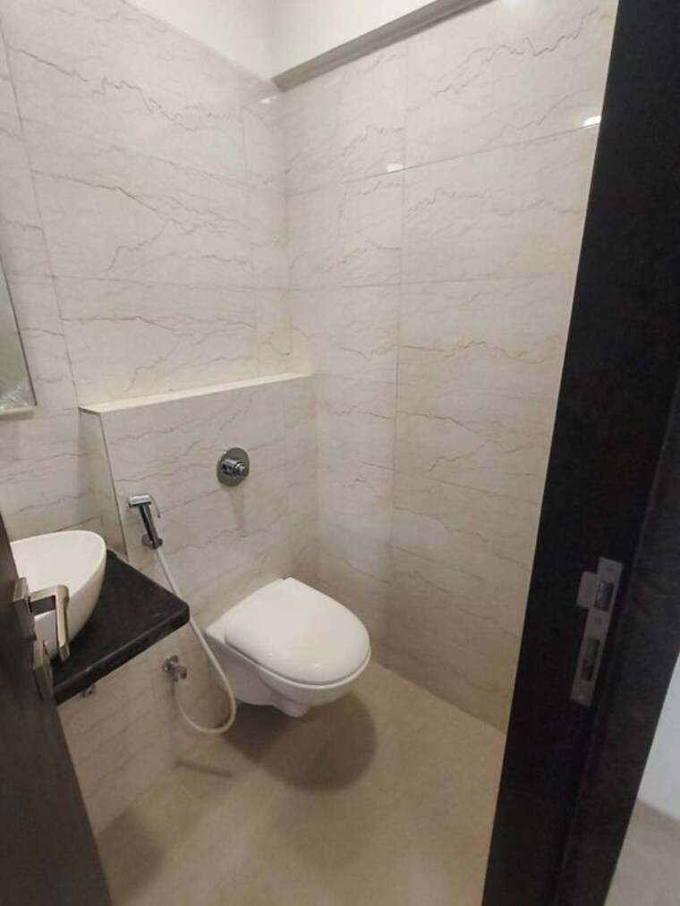 Bathroom, amber-chs-andheri 1 Bedroom 450 Sq.Ft. Apartment In Andheri West Mumbai 10318079