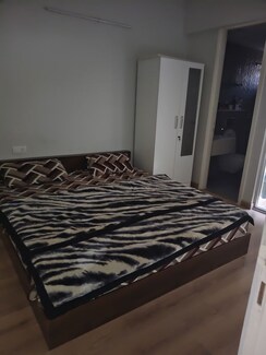 2.5 BHK + Study Room Apartment For Sale in Signature Global City 92
