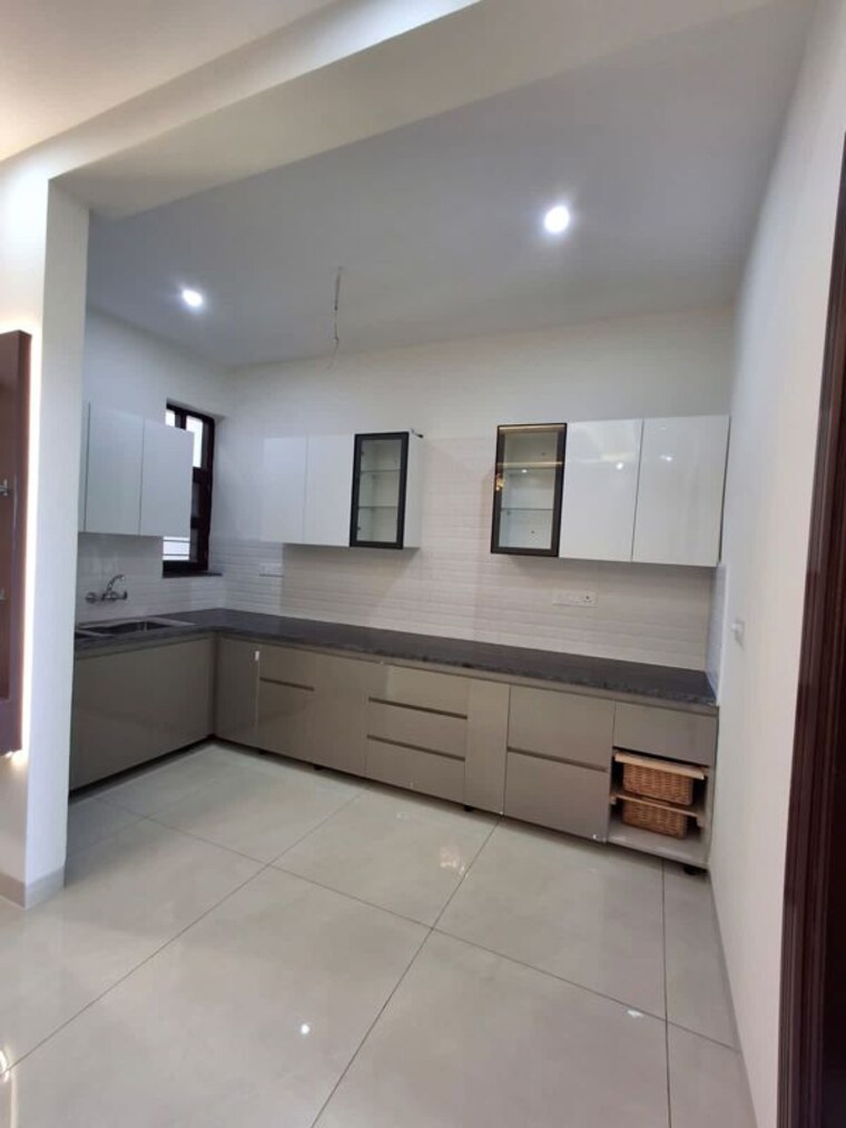 Kitchen, shri-northview-avenue 3 Bedroom 150 Sq.Yd. Builder Floor In Dyalpur Zirakpur 10307725