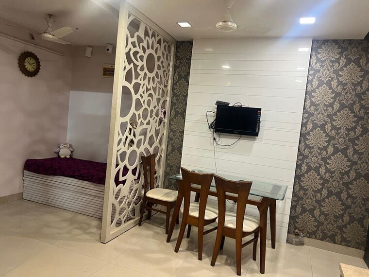  Parking, kalpana-chs-tilak-nagar 2 Bedroom 700 Sq.Ft. Apartment In Tilak Nagar Mumbai 10318081