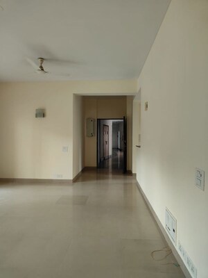 Room in 3.5 BHK Apartment at Emaar MGF Emerald Hills, Sector 65 – for Rent
