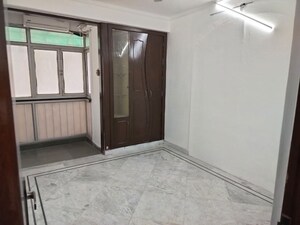 Room in 3.5 BHK Apartment at Dwarka – for Rent