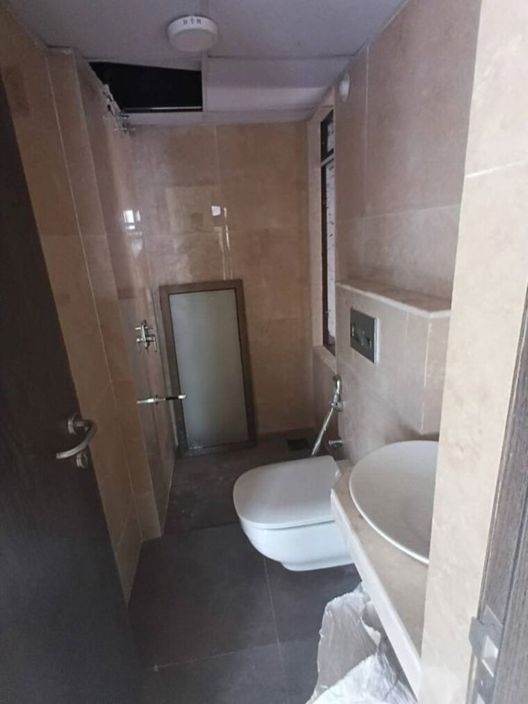 Bathroom, jyoti-sukriti 2 Bedroom 784 Sq.Ft. Apartment In Goregaon East Mumbai 10318102